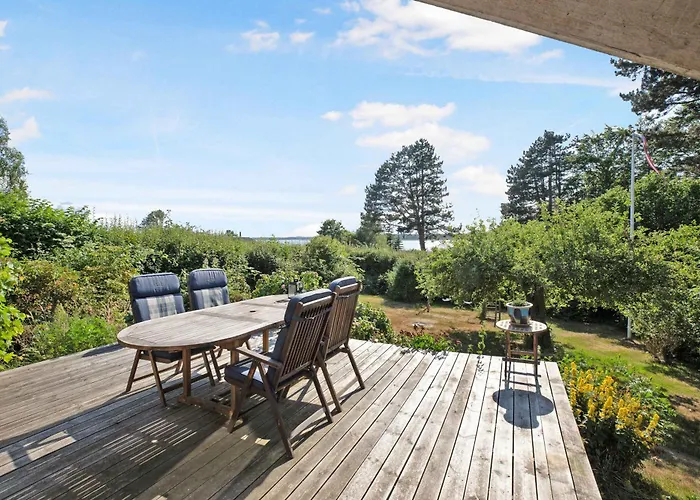 Beautiful Summer House With A Magnificent View Ølsted